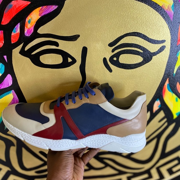 Shoes - Picture 2 of 5